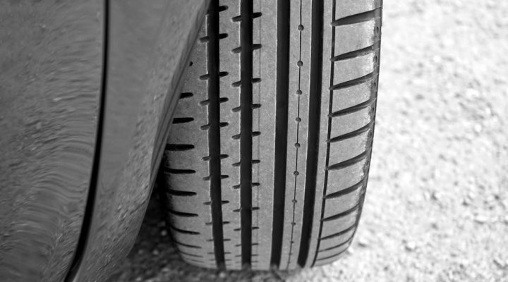 Contrôle continu des pneus, les conseils d'entretien automobile de KIA à Auxerre