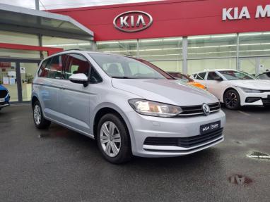 Voir le détail de l'offre de cette VOLKSWAGEN Touran 1.4 TSI 150ch BlueMotion Technology Confortline DSG7 5 places de 2017 en vente à partir de 23 490 € 