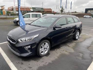 Voir le détail de l'offre de cette KIA Ceed SW 1.6 CRDI 115ch Active MY20 de 2019 en vente à partir de 17 990 €