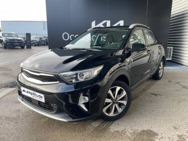 Voir le détail de l'offre de cette KIA Stonic 1.0 T-GDi 100ch MHEV Active iBVM6 de 2021 en vente à partir de 181.77 €  / mois