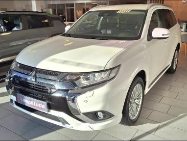 Voir le détail de l'offre de cette MITSUBISHI Outlander PHEV Twin Motor Intense 4WD de 2019 en vente à partir de 302.84 €  / mois