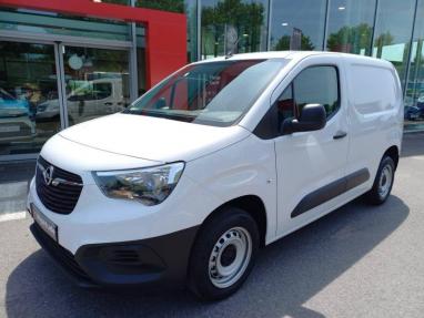 Voir le détail de l'offre de cette OPEL Combo Cargo M 650kg BlueHDi 100ch S&S de 2023 en vente à partir de 190.06 € / mois
