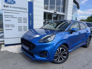 Voir le détail de l'offre de cette FORD Puma 1.0 Flexifuel 125ch S&S mHEV ST-Line de 2023 en vente à partir de 308.69 €  / mois