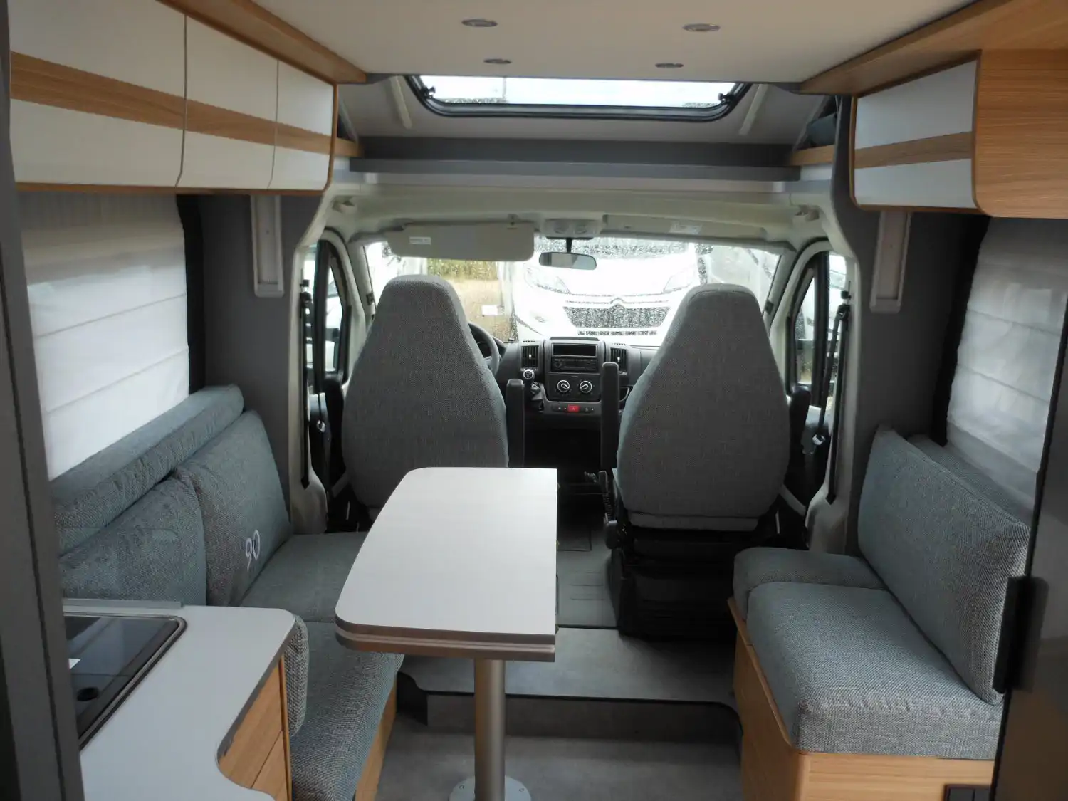 Image Dethleffs Just T 6752 DBL Profilé